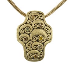 Alex Sepkus M-12 — 18k gold and natural color diamond "Little Lambs" cross pendant (16x23.5mm)
