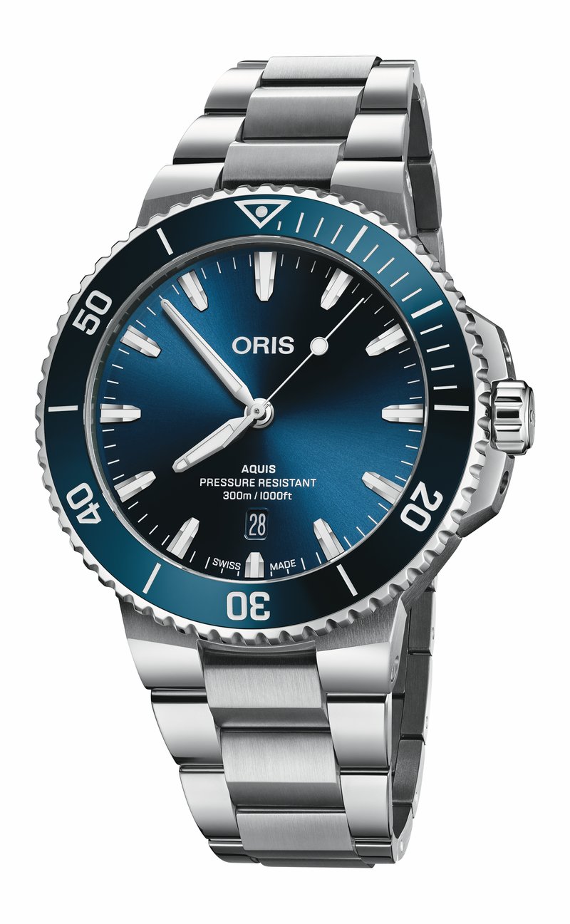 Oris Aquis Date 01 733 7789 4135-07 8 23 04PEB watch at Màti Jewelers Albuquerque