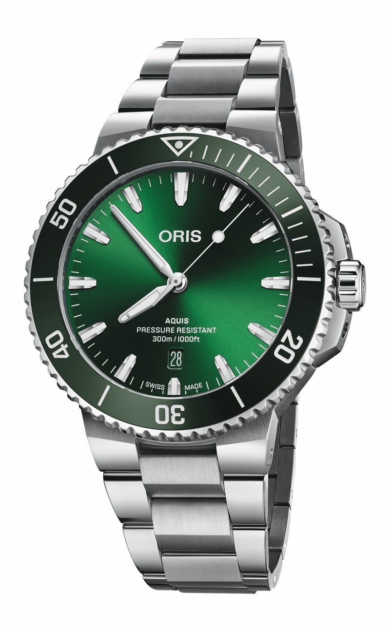 Oris Aquis Date 01 733 7789 4157-07 8 23 04PEB watch at Màti Jewelers Albuquerque