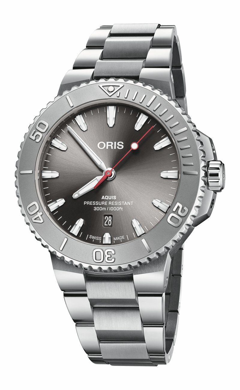 Oris Aquis Date Relief 01 733 7789 4153-07 8 23 04PEB watch at Màti Jewelers Albuquerque