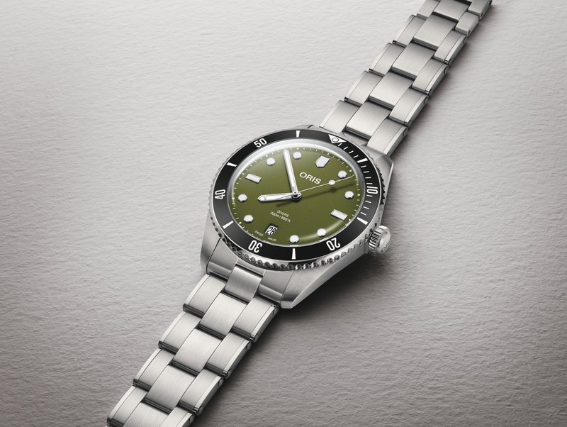 Oris Divers Date 01 733 7795 4057-Set watch at Màti Jewelers Albuquerque
